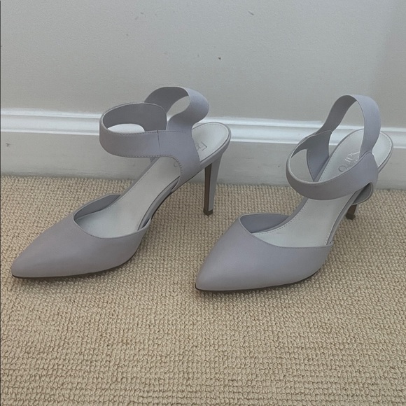 Franco Sarto Light Gray Heels - Picture 1 of 10